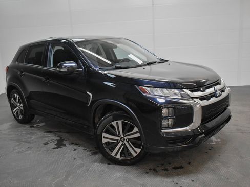 Used 2022 Mitsubishi Outlander Sport SE image 1