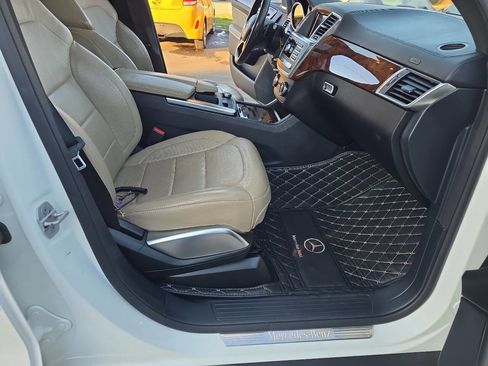 Used 2014 Mercedes-Benz GL 550 4MATIC image 40