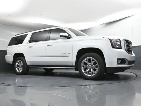 Used 2017 GMC Yukon XL SLE w/ SLE Value Package RWD image 25