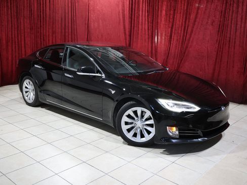 Used 2018 Tesla Model S 75D image 2