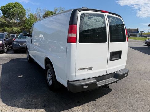 Used 2013 Chevrolet Express 2500 RWD image 12