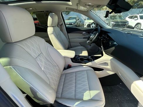 Used 2023 Buick Envision Avenir image 24