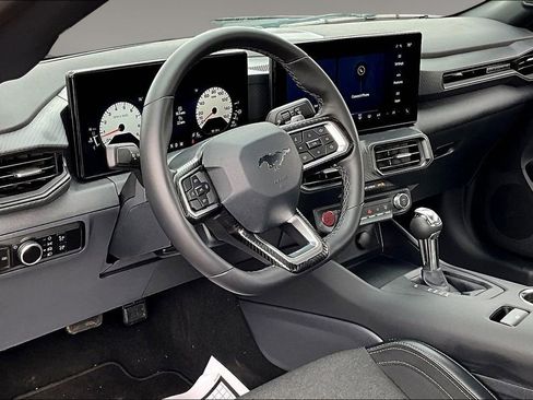 Used 2025 Ford Mustang GT RWD image 13
