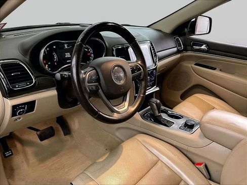 Used 2020 Jeep Grand Cherokee Overland AWD/4WD image 13
