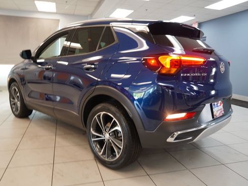 Used 2023 Buick Encore GX Essence FWD image 3