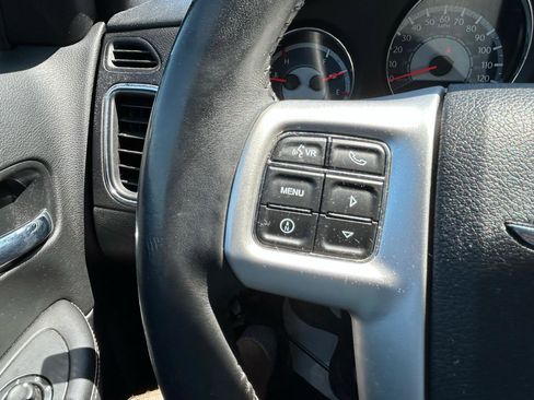 Used 2012 Chrysler 200 Limited FWD image 18