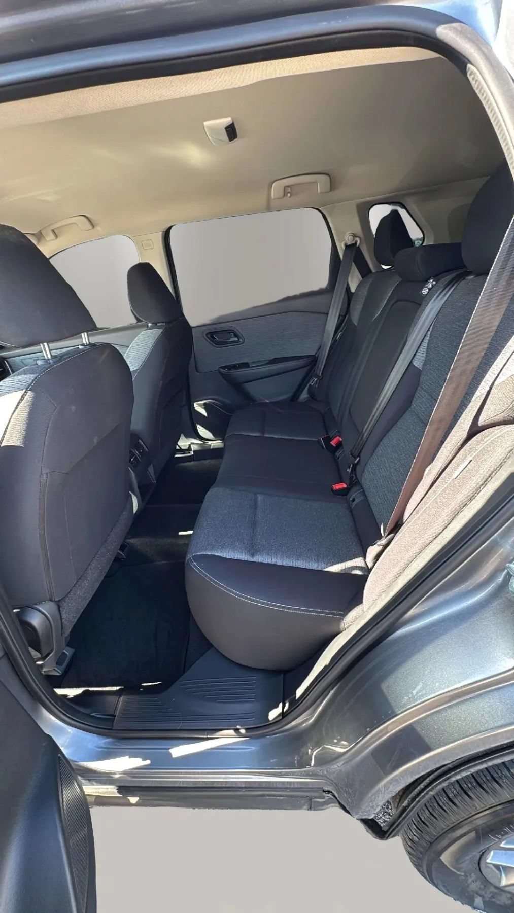Used 2021 Nissan Rogue S FWD image 12