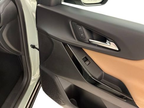 Certified 2025 Chevrolet Equinox ACTIV w/ Safety and Technology Package AWD/4WD image 15