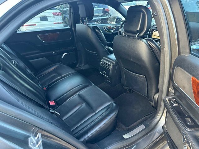 Used 2017 Lincoln Continental Select w/ Climate Package AWD/4WD image 12