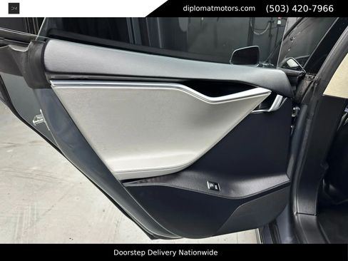 Used 2013 Tesla Model S Performance RWD image 30