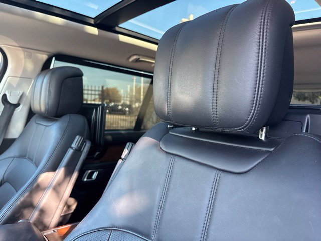 Used 2020 Land Rover Range Rover Long Wheelbase HSE AWD/4WD image 9