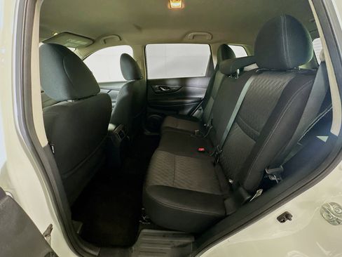 Used 2020 Nissan Rogue SV image 28