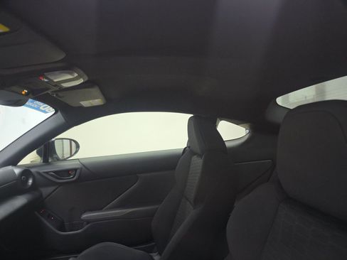 Used 2023 Toyota GR86 RWD image 13