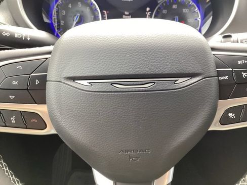 New 2027 Chrysler Pacifica Select FWD image 28