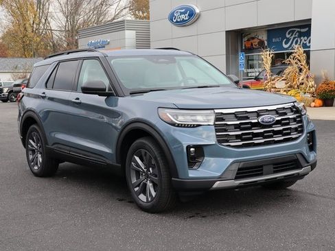 New 2026 Ford Explorer Active w/ Active Comfort Package image 2