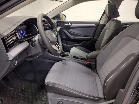 New 2026 Volkswagen Jetta SE FWD image 21