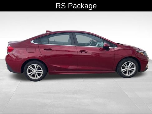 Used 2017 Chevrolet Cruze LT w/ Convenience Package FWD image 10