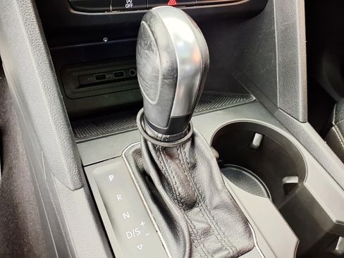 Used 2020 Volkswagen Atlas Cross Sport SE w/ Panoramic Sunroof Package image 21