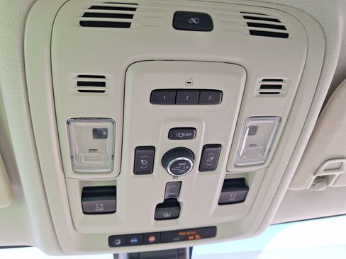 Used 2021 GMC Yukon Denali w/ Denali Premium Package image 30