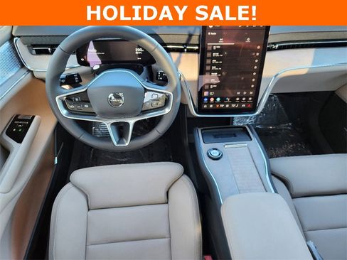 New 2025 Volvo EX90 Ultra image 15
