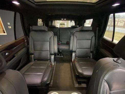 Used 2021 GMC Yukon Denali w/ Denali Premium Package image 21