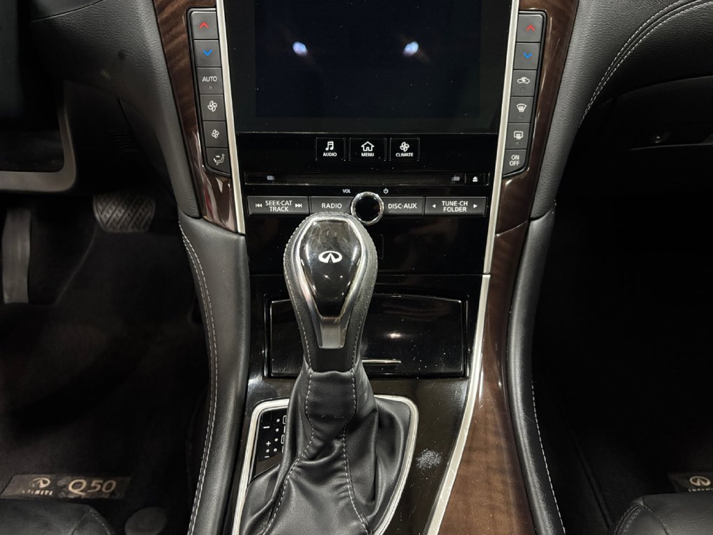 Used 2018 INFINITI Q50 Luxe RWD image 12