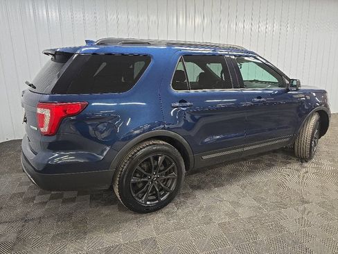Used 2017 Ford Explorer XLT w/ Equipment Group 202A FWD image 3