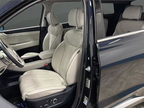 Used 2025 Hyundai Palisade Calligraphy image 9