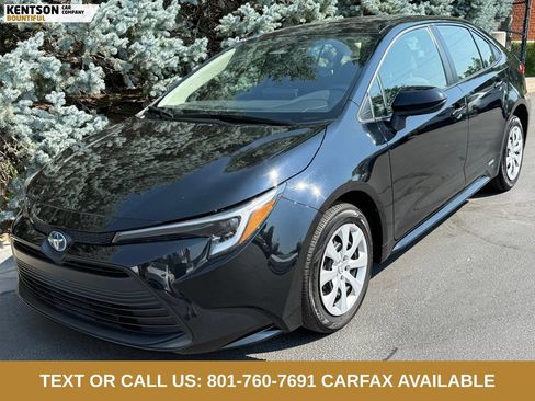 Used 2025 Toyota Corolla LE AWD/4WD image 3