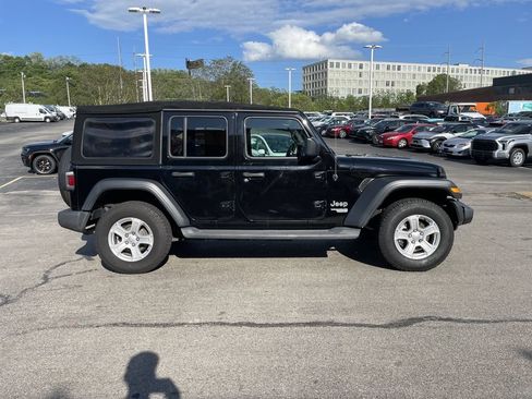Used 2018 Jeep Wrangler Unlimited Sport S AWD/4WD image 7