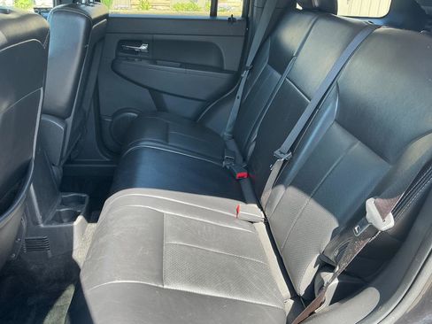 Used 2012 Jeep Liberty Sport AWD/4WD image 13