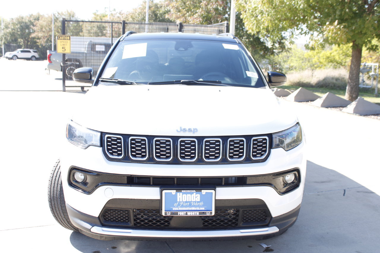 Used 2025 Jeep Compass Limited AWD/4WD image 10
