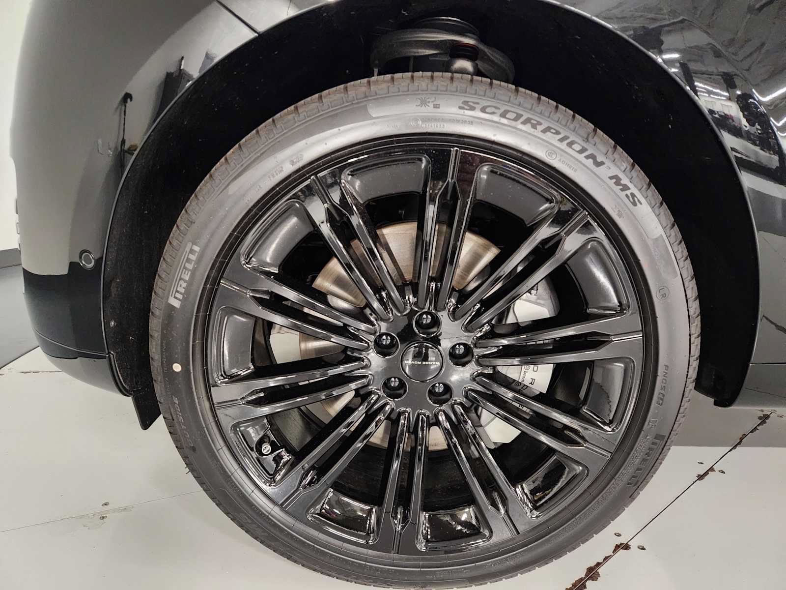 New 2026 Land Rover Range Rover Long Wheelbase SE AWD/4WD image 8