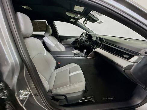 Used 2025 Toyota Camry SE image 26