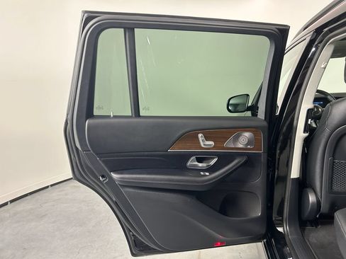 Used 2024 Mercedes-Benz GLS 450 4MATIC image 26