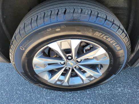 Certified 2025 Chevrolet Equinox LT w/ Convenience Package II AWD/4WD image 38