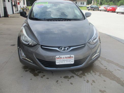 Used 2014 Hyundai Elantra SE w/ Option Group 02 FWD image 18
