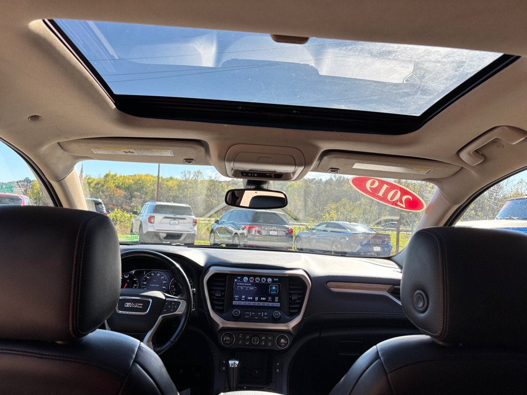 Used 2019 GMC Acadia Denali w/ Technology Package AWD/4WD image 16
