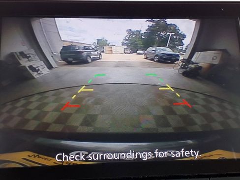 Used 2023 Nissan Rogue S FWD image 15