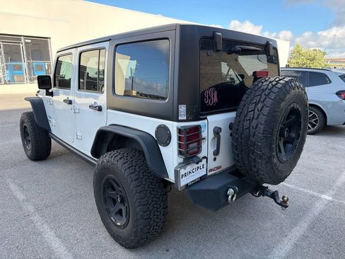 Used 2017 Jeep Wrangler Unlimited Sport w/ Max Tow Package AWD/4WD image 2