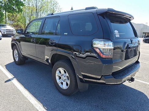 Used 2023 Toyota 4Runner SR5 Premium w/ Moonroof Package RWD image 5