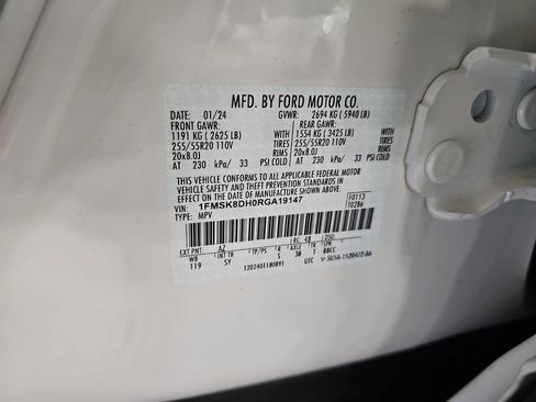 Used 2024 Ford Explorer XLT w/ Equipment Group 202A AWD/4WD image 80