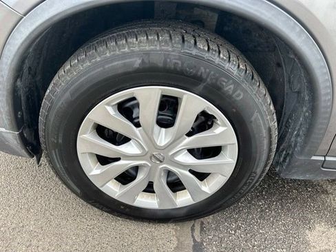 Used 2017 Nissan Rogue S FWD image 43