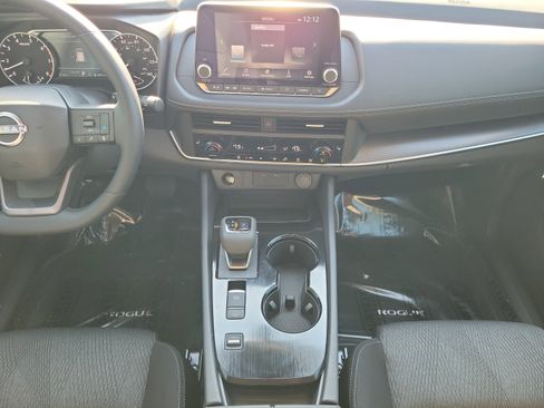 Certified 2026 Nissan Rogue SV w/ Cold Weather Package FWD image 17