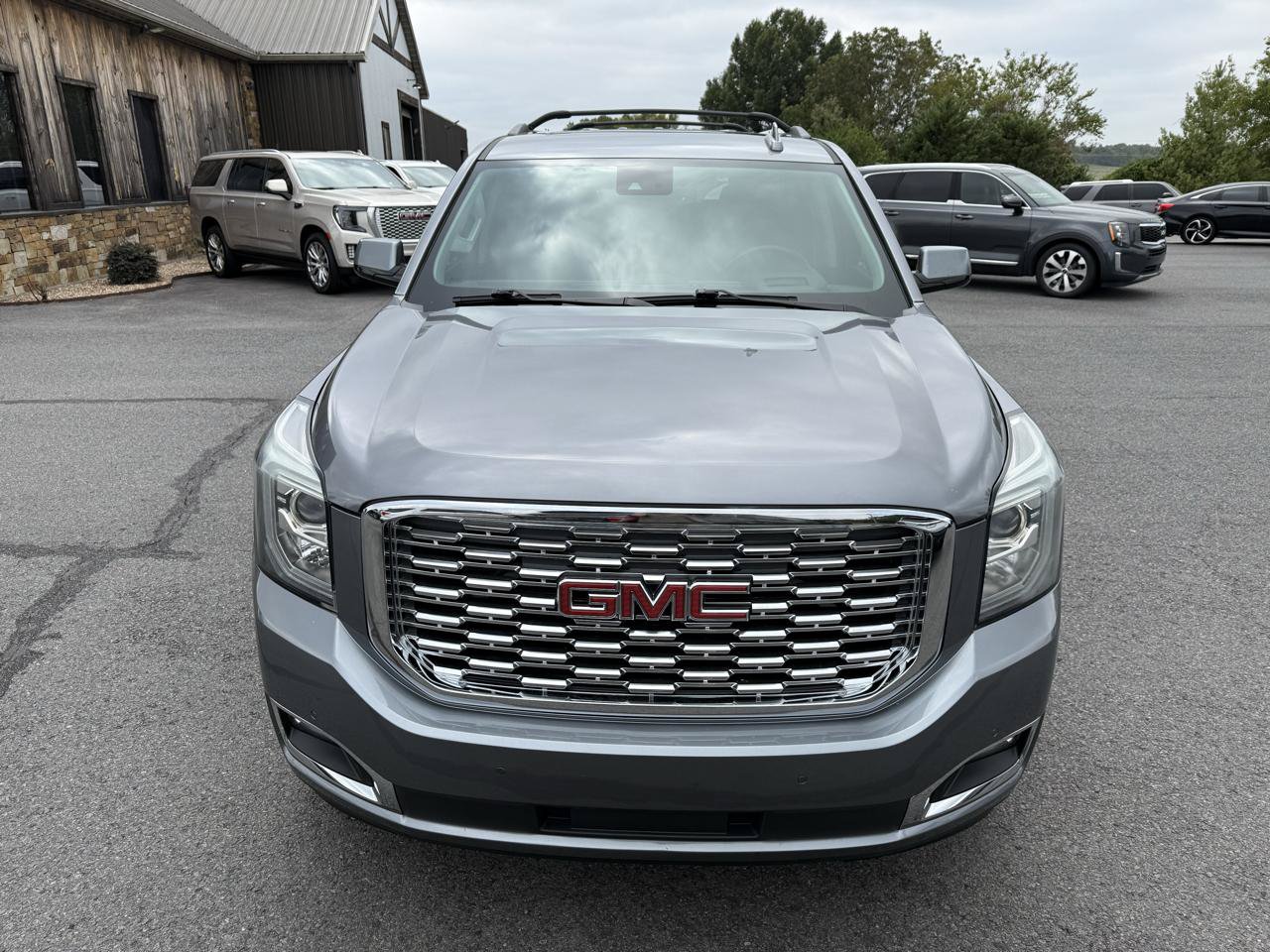 Used 2020 GMC Yukon XL Denali w/ Open Road Package AWD/4WD image 10