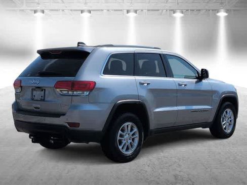 Used 2019 Jeep Grand Cherokee Laredo AWD/4WD image 8