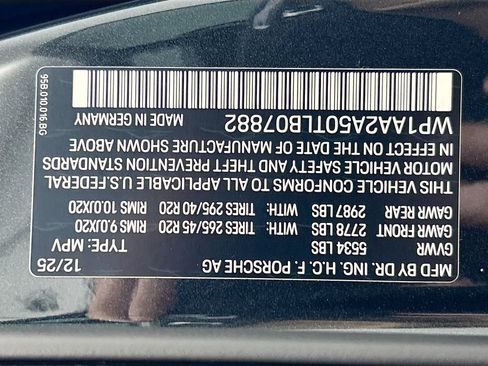 Used 2026 Porsche Macan AWD/4WD image 36