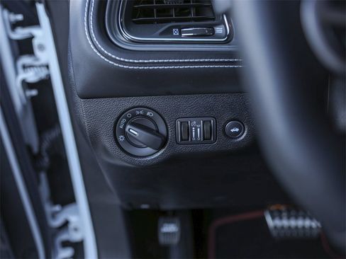 Used 2023 Dodge Challenger SRT Hellcat image 26