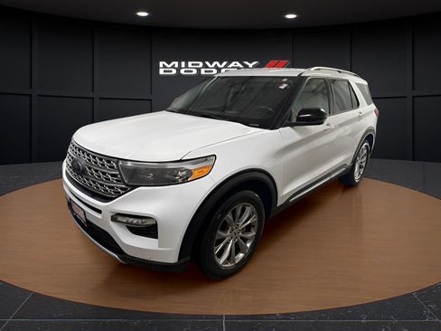 Used 2022 Ford Explorer Limited w/ Equipment Group 301A RWD image 2