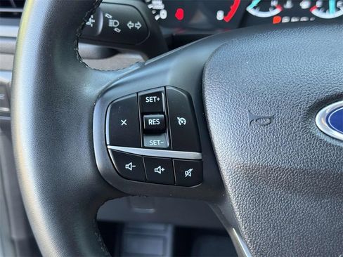 Used 2022 Ford Escape SE w/ SE Sport Appearance Package image 10